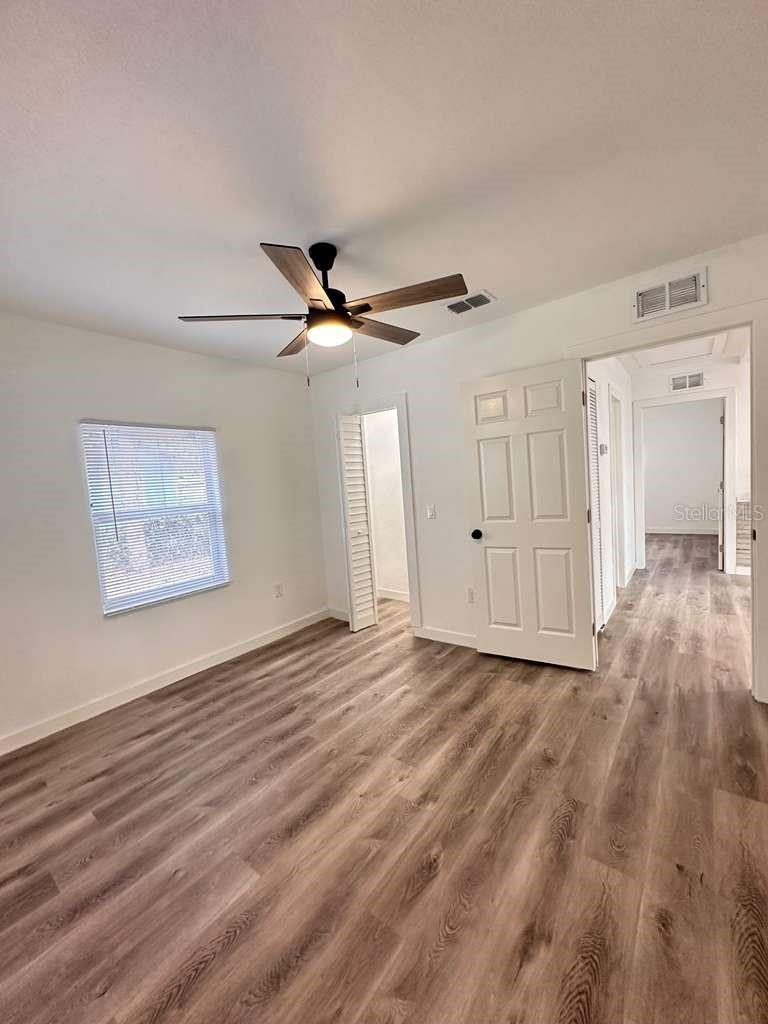 Image 25 of 41 For 2100 Auburn Street S