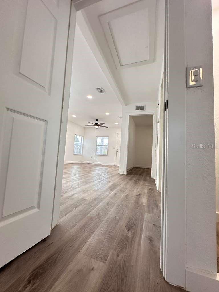 Image 32 of 41 For 2100 Auburn Street S