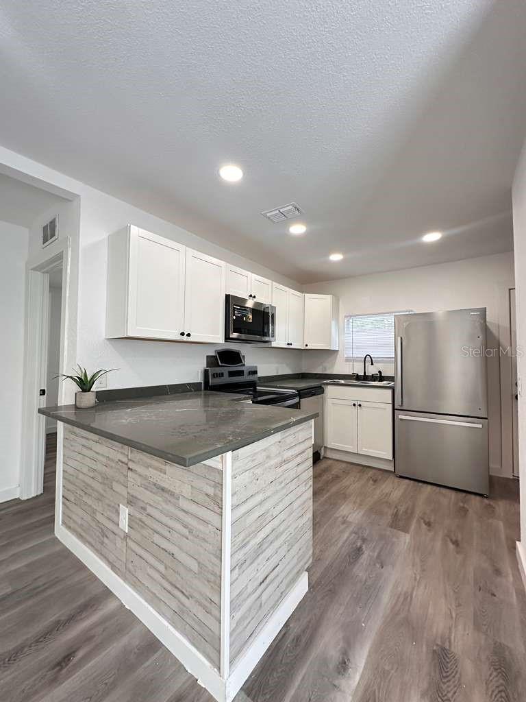 Image 36 of 41 For 2100 Auburn Street S