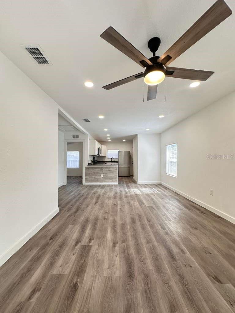 Image 38 of 41 For 2100 Auburn Street S