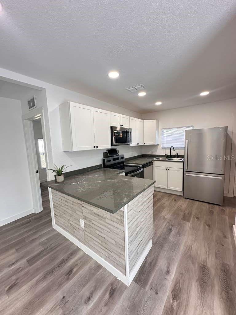 Image 39 of 41 For 2100 Auburn Street S