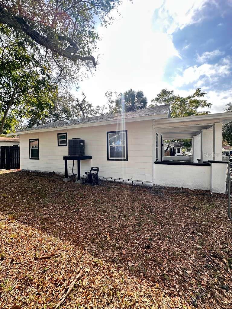 Image 6 of 41 For 2100 Auburn Street S