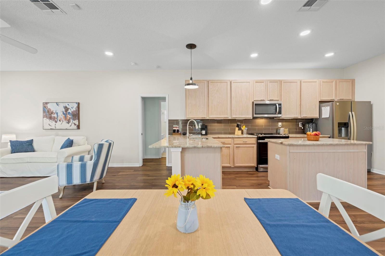 Image 21 of 54 For 332 Mcintosh Court