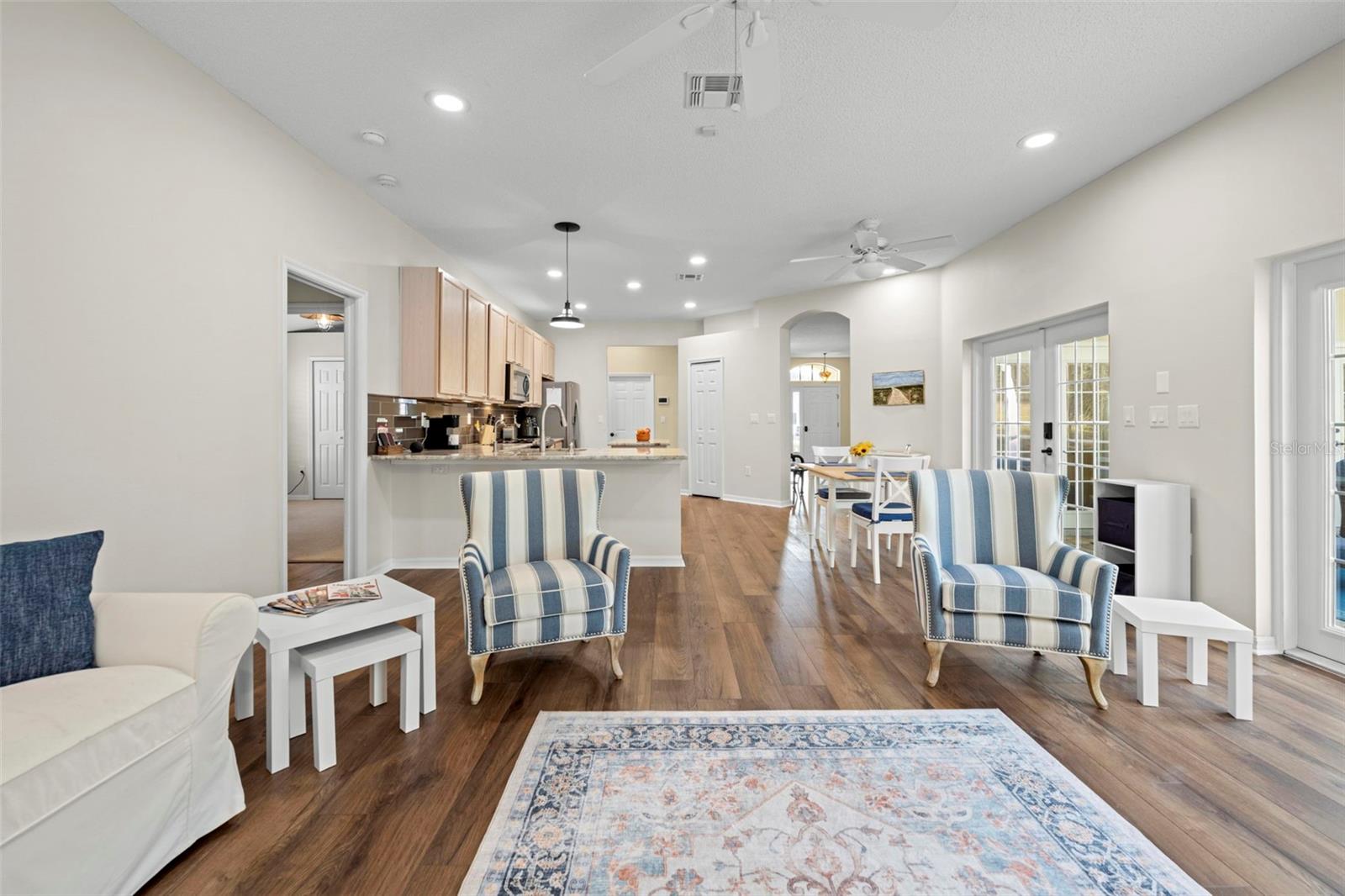 Image 25 of 54 For 332 Mcintosh Court