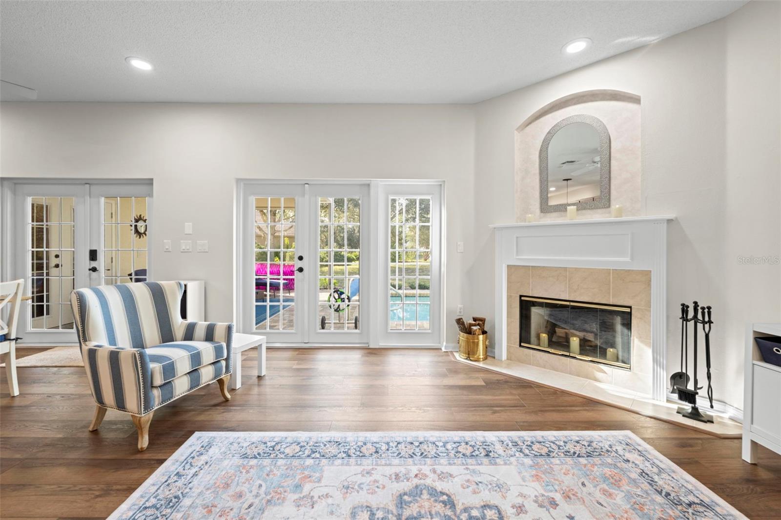 Image 28 of 54 For 332 Mcintosh Court