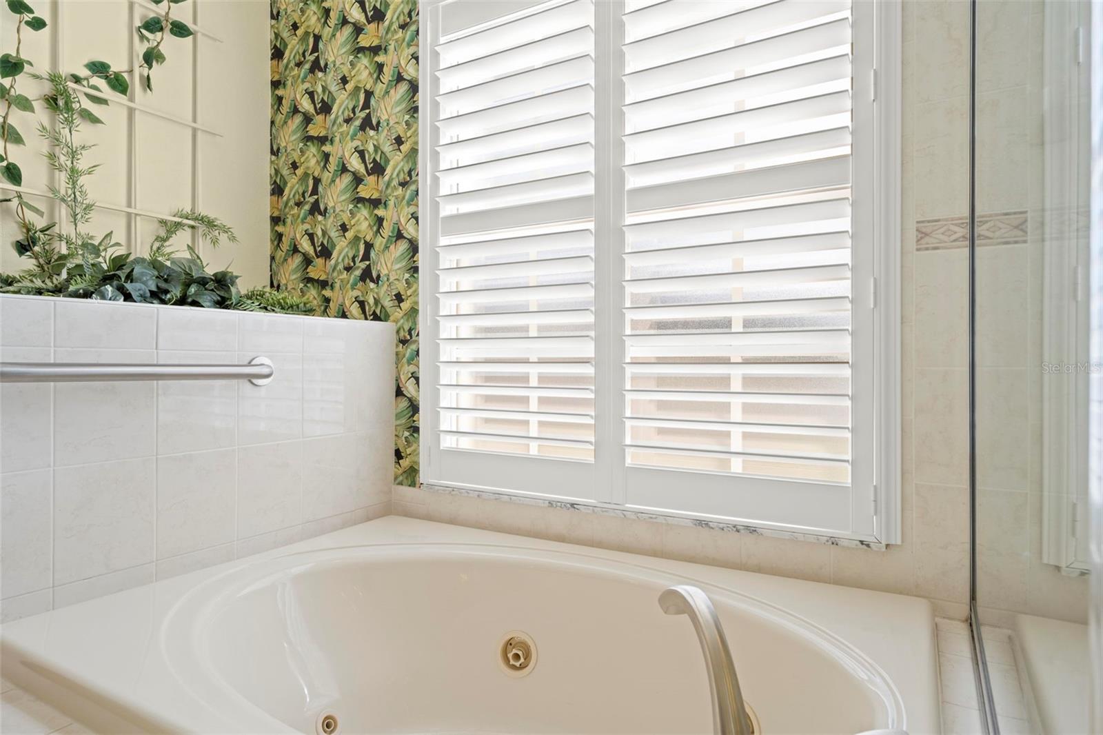 Image 37 of 54 For 332 Mcintosh Court