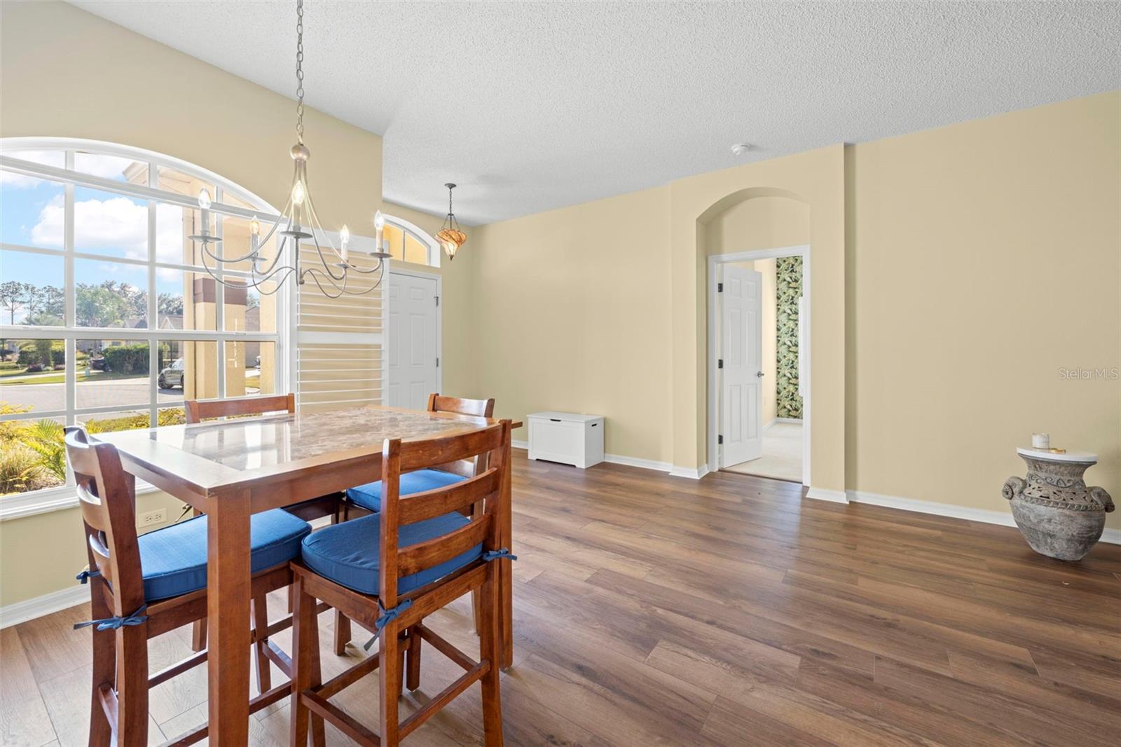 Image 7 of 54 For 332 Mcintosh Court