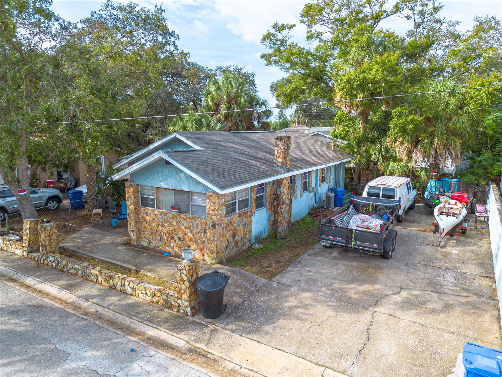 Image 3 of 9 For 2011 Auburn Street S