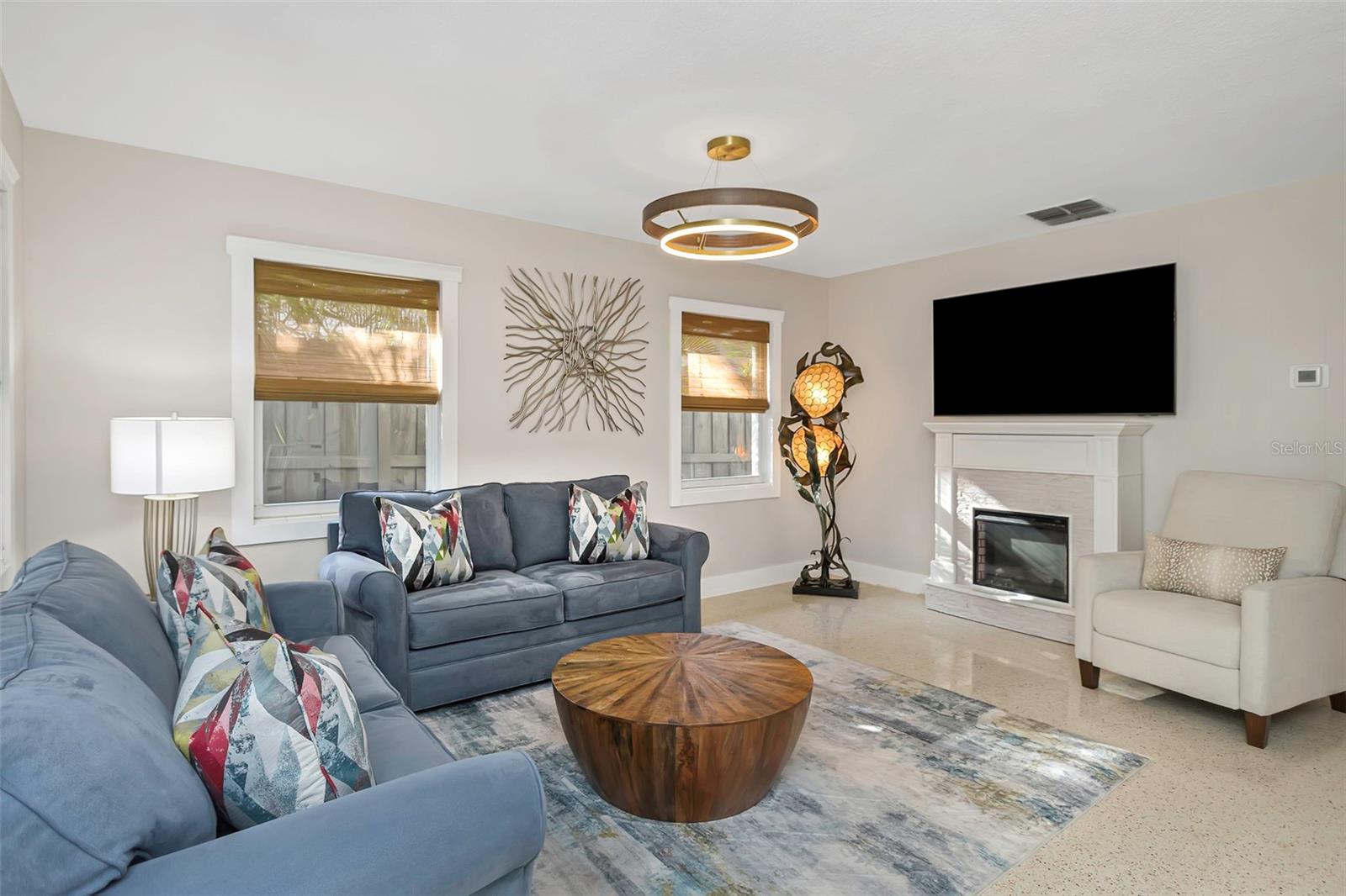 Image 35 of 49 For 116 Read Street