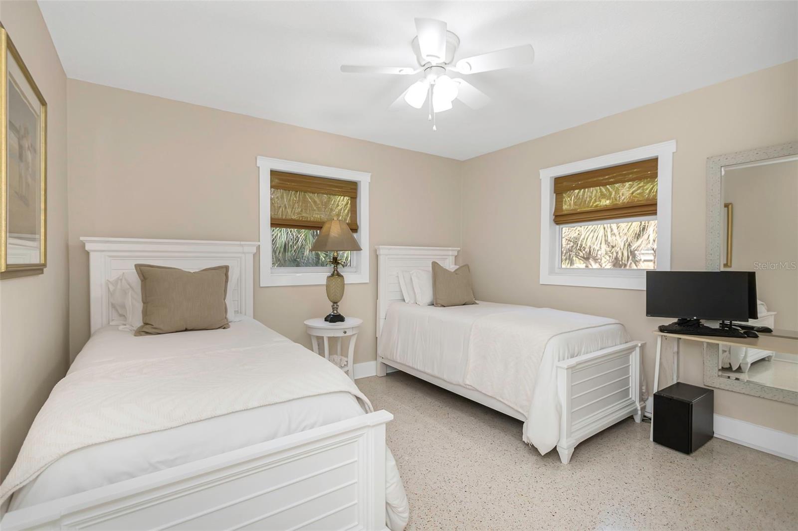 Image 42 of 49 For 116 Read Street