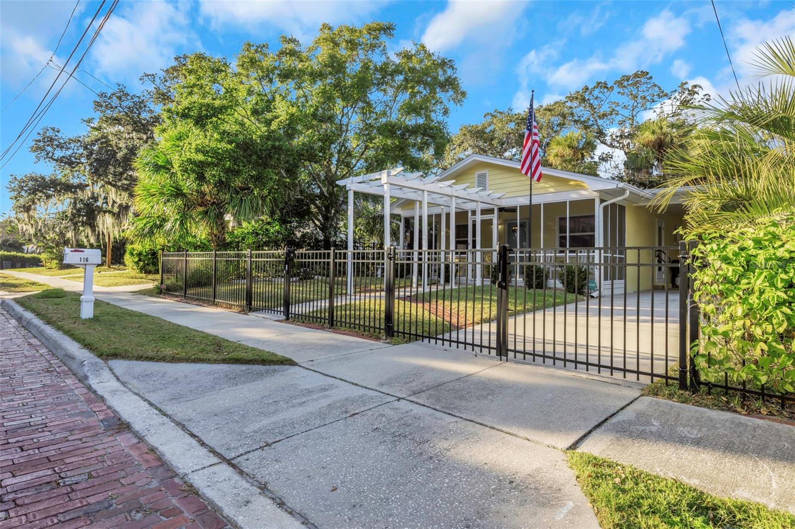 Image 7 of 49 For 116 Read Street