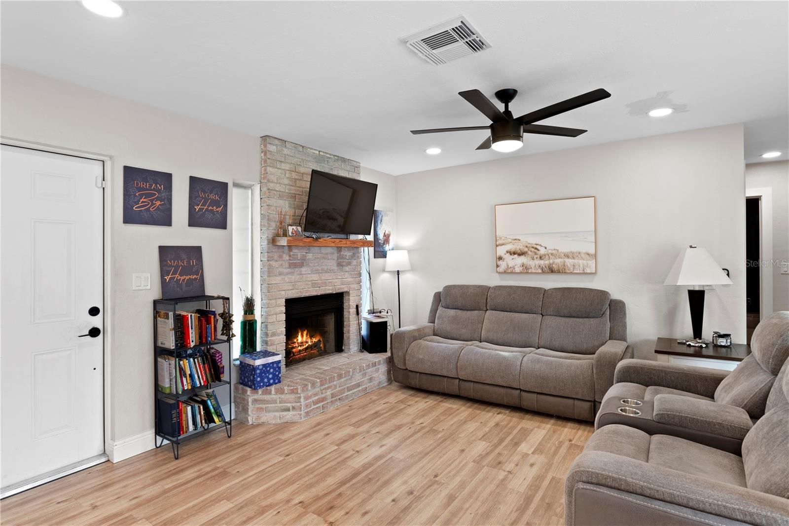 Image 4 of 82 For 6660 17th Street N