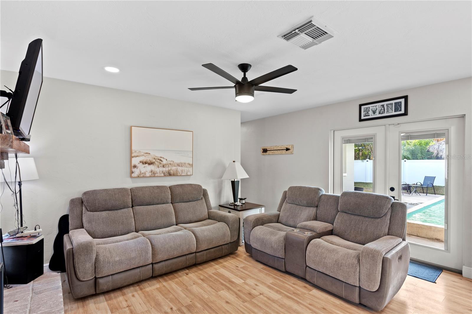 Image 5 of 82 For 6660 17th Street N