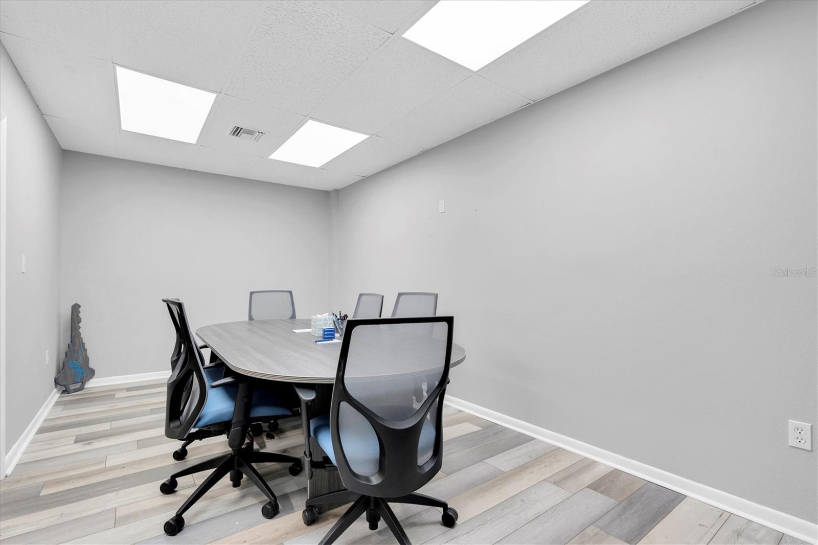 Image 20 of 35 For 2323 Curlew Road 7d