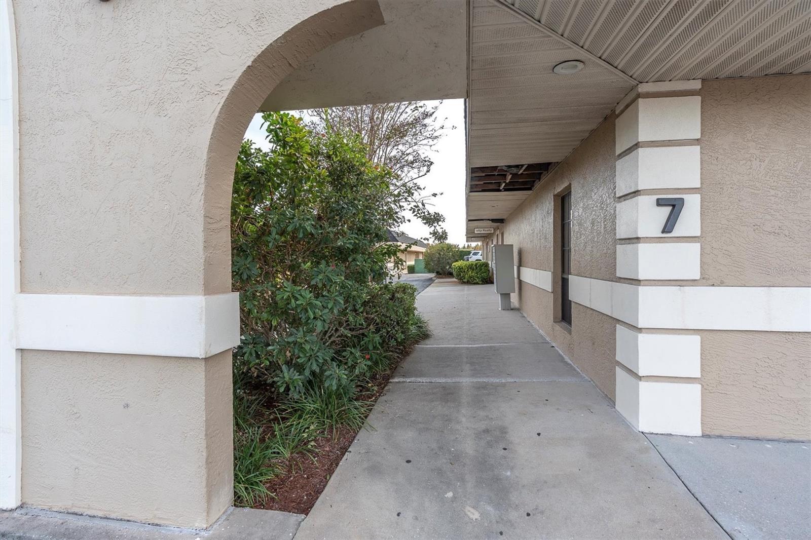 Image 3 of 35 For 2323 Curlew Road 7d