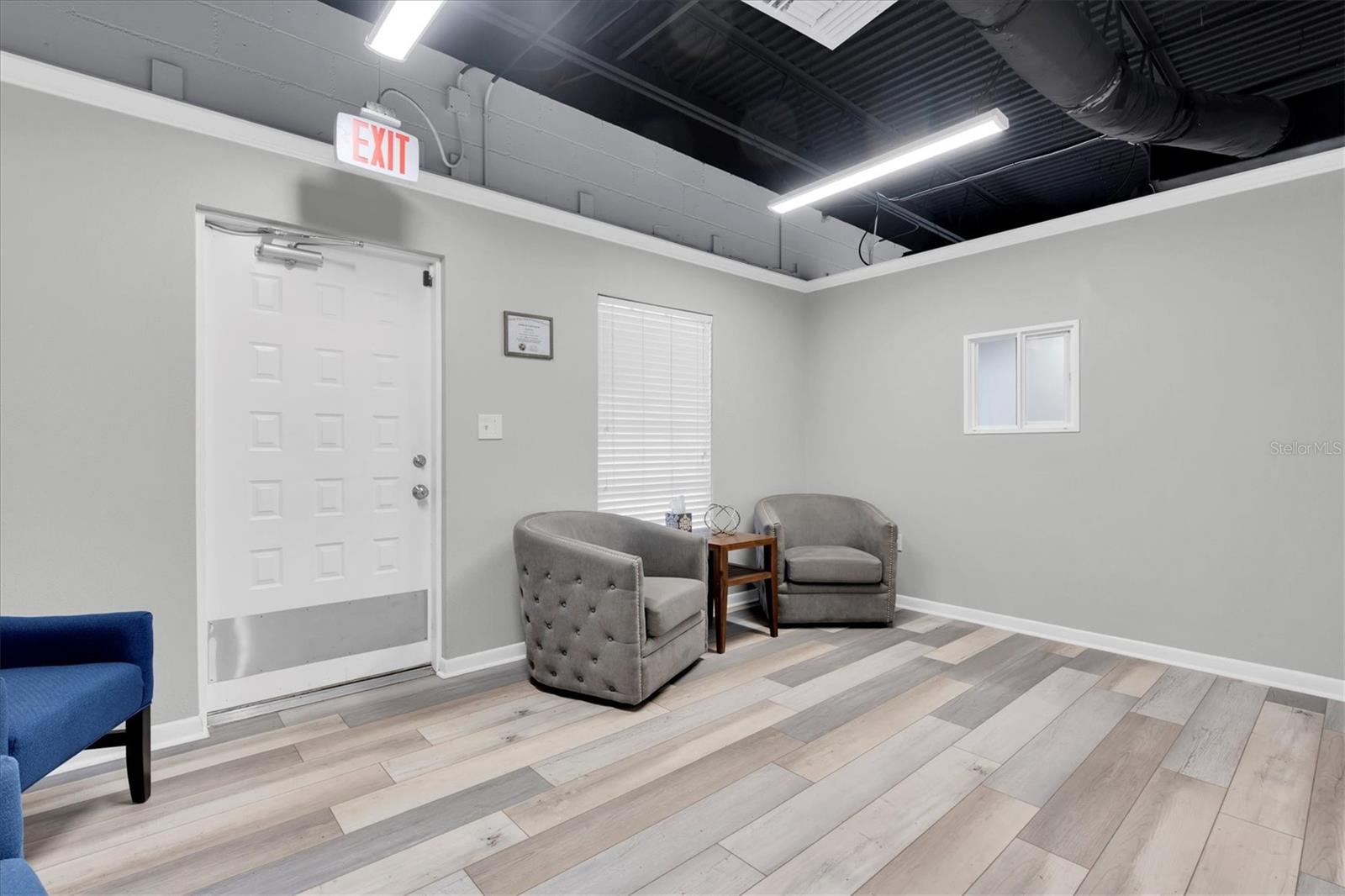 Image 5 of 35 For 2323 Curlew Road 7d