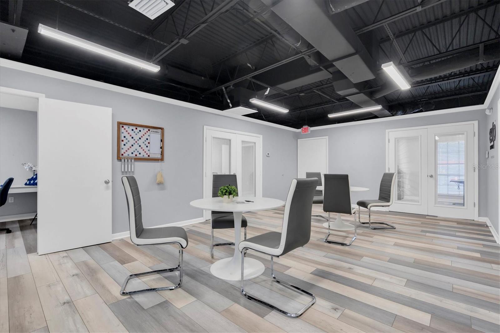 Image 7 of 35 For 2323 Curlew Road 7d