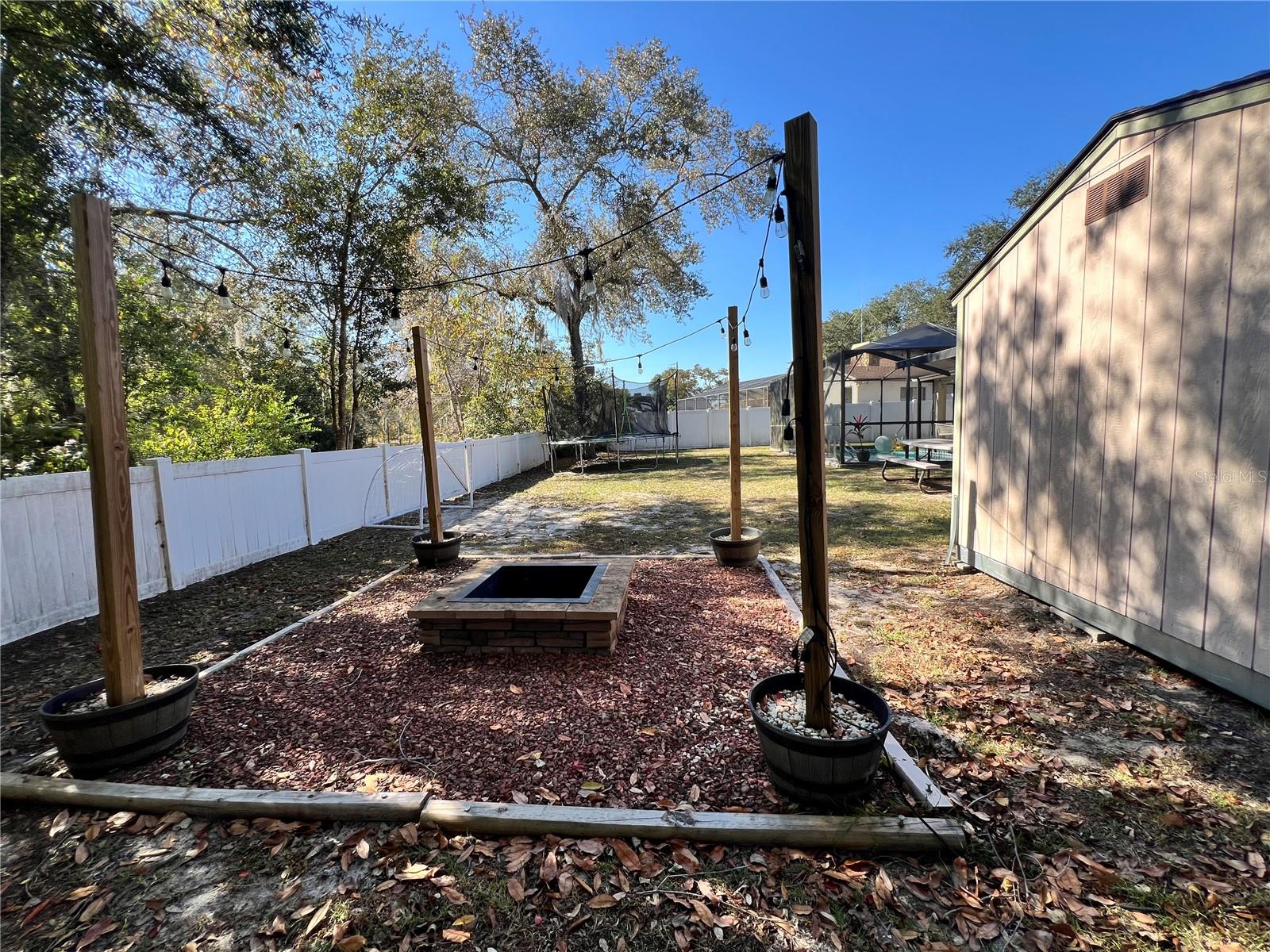 Listing photo id 0 for 3357 Ambassador Avenue