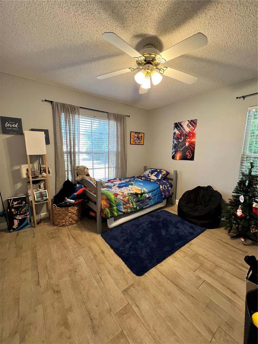 Listing photo id 20 for 3357 Ambassador Avenue