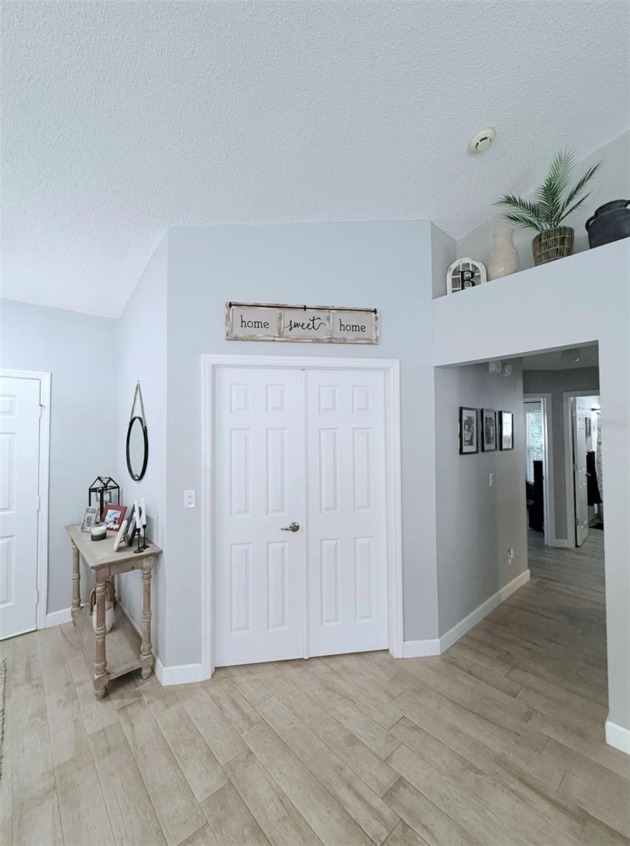 Listing photo id 24 for 3357 Ambassador Avenue