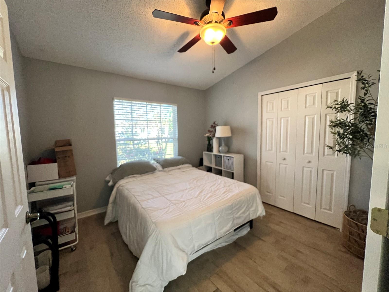 Listing photo id 25 for 3357 Ambassador Avenue