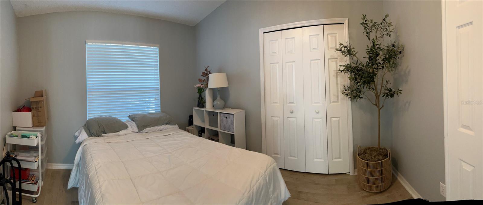 Listing photo id 26 for 3357 Ambassador Avenue