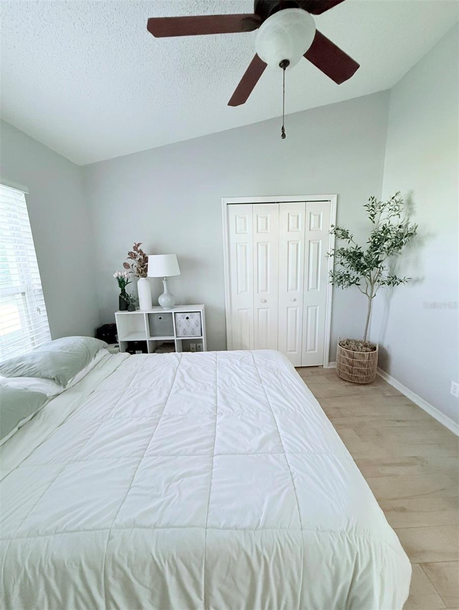 Listing photo id 29 for 3357 Ambassador Avenue