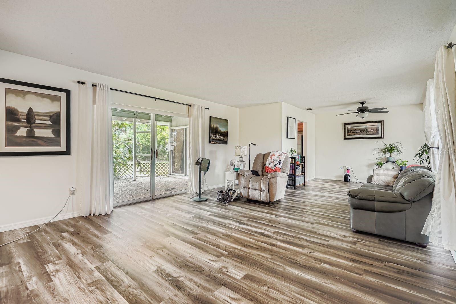 Image 14 of 31 For 7222 Meadowbrook Drive