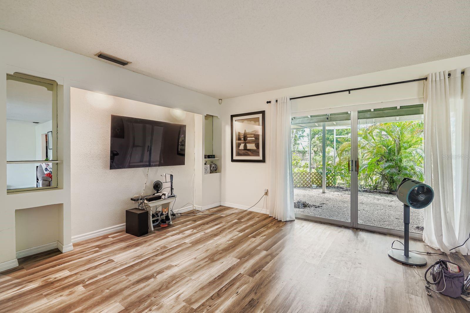 Image 16 of 31 For 7222 Meadowbrook Drive