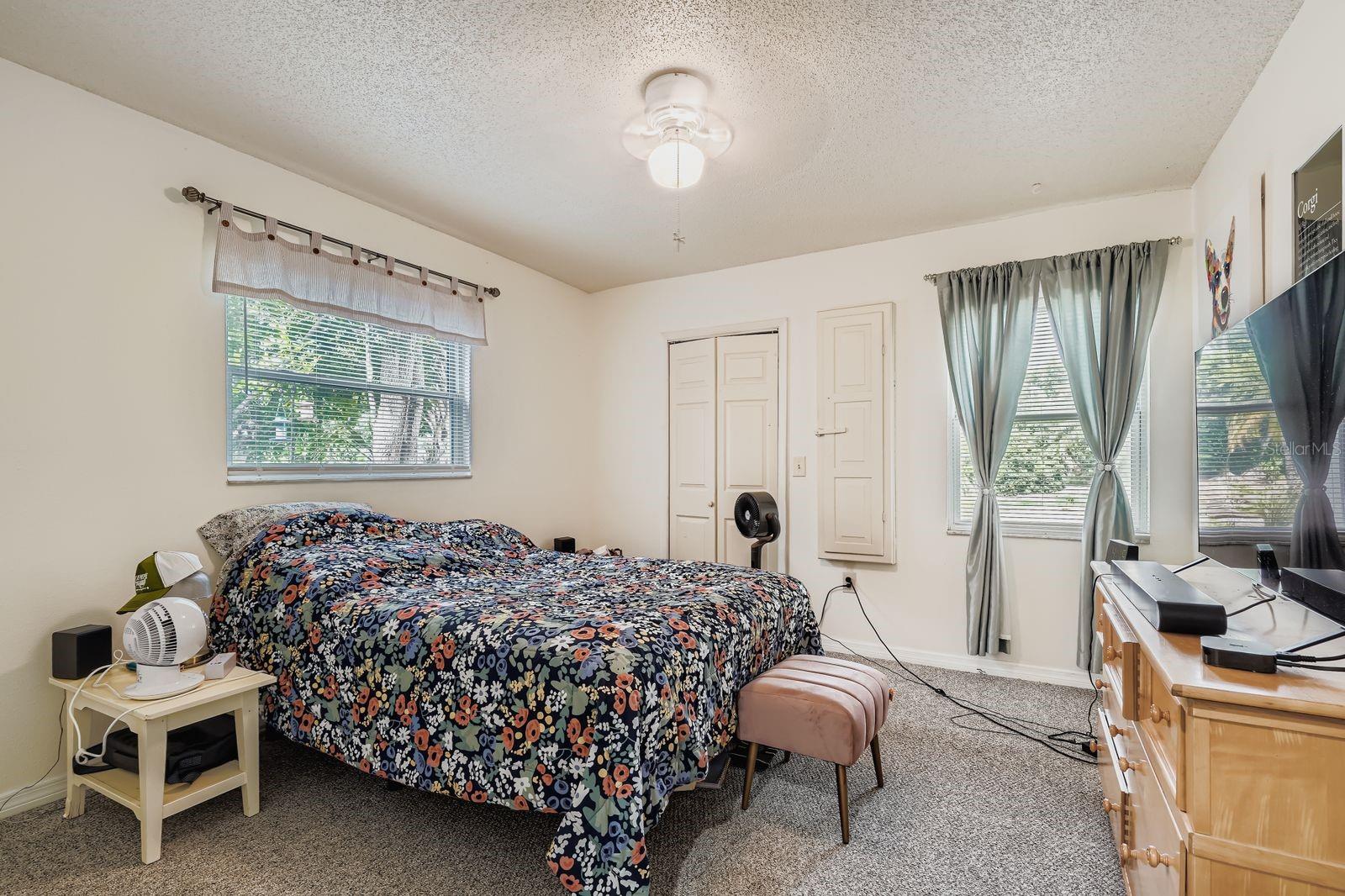 Image 21 of 31 For 7222 Meadowbrook Drive