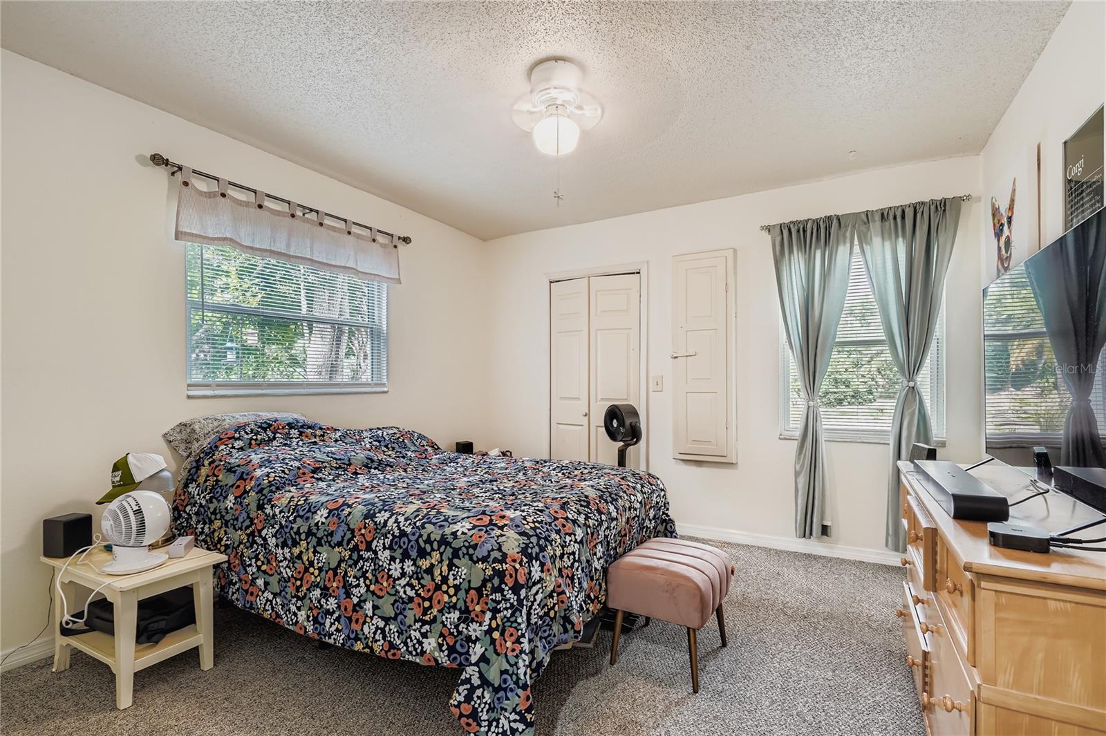 Image 4 of 31 For 7222 Meadowbrook Drive