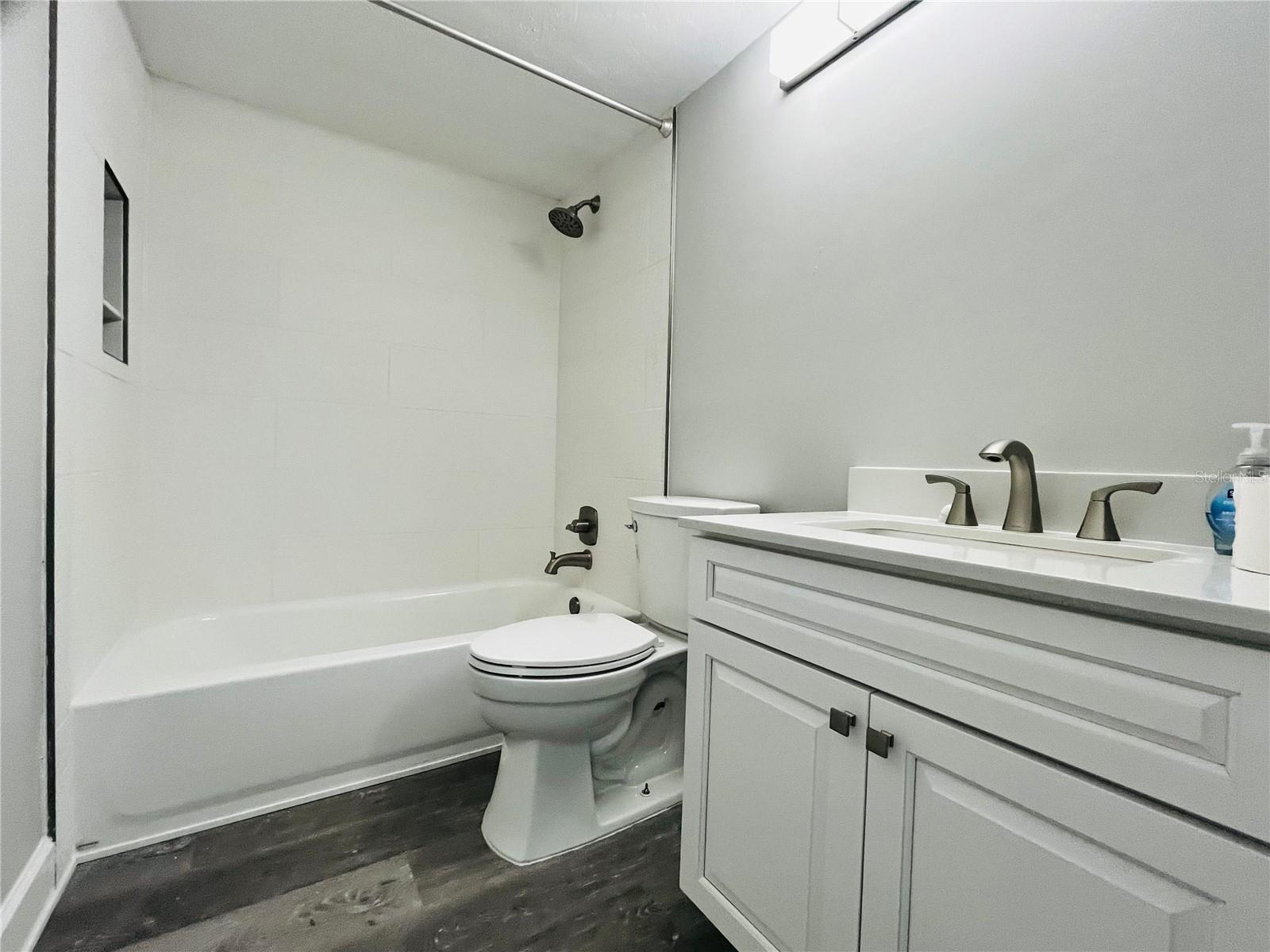 Image 18 of 56 For 6490 Cape Hatteras Way Ne 5