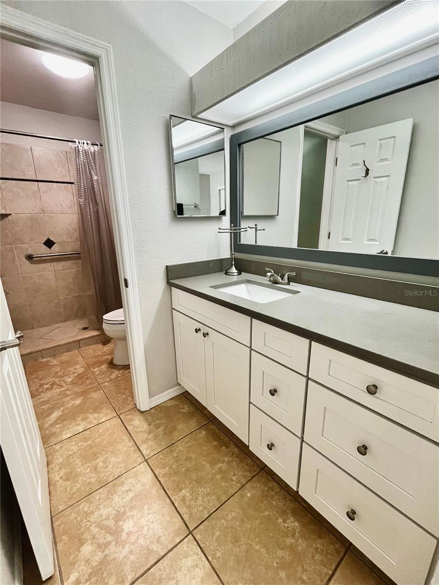 Image 40 of 56 For 6490 Cape Hatteras Way Ne 5