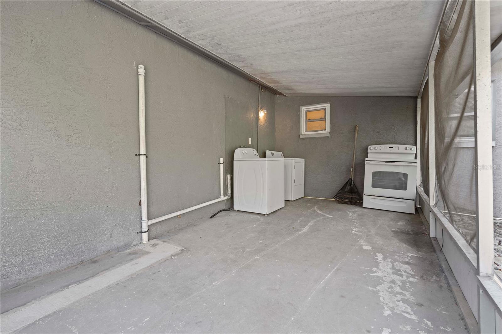 Image 33 of 34 For 15208 Omaha Street