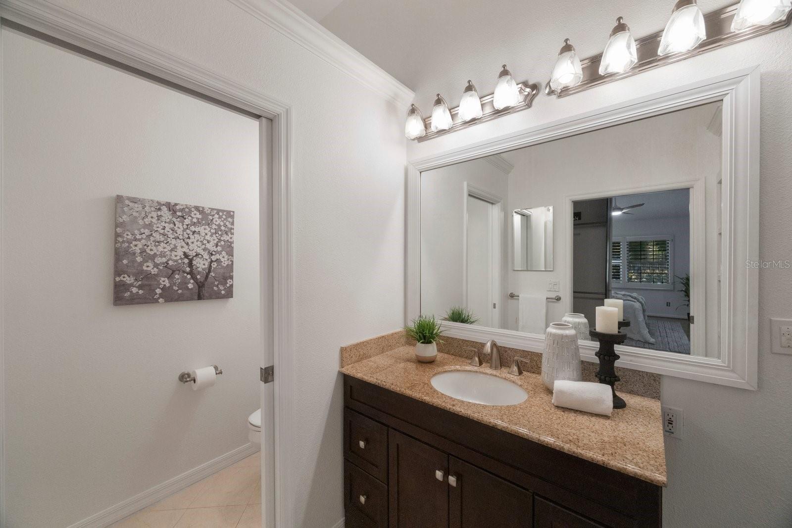 Image 13 of 49 For 842 Amelia Court Ne