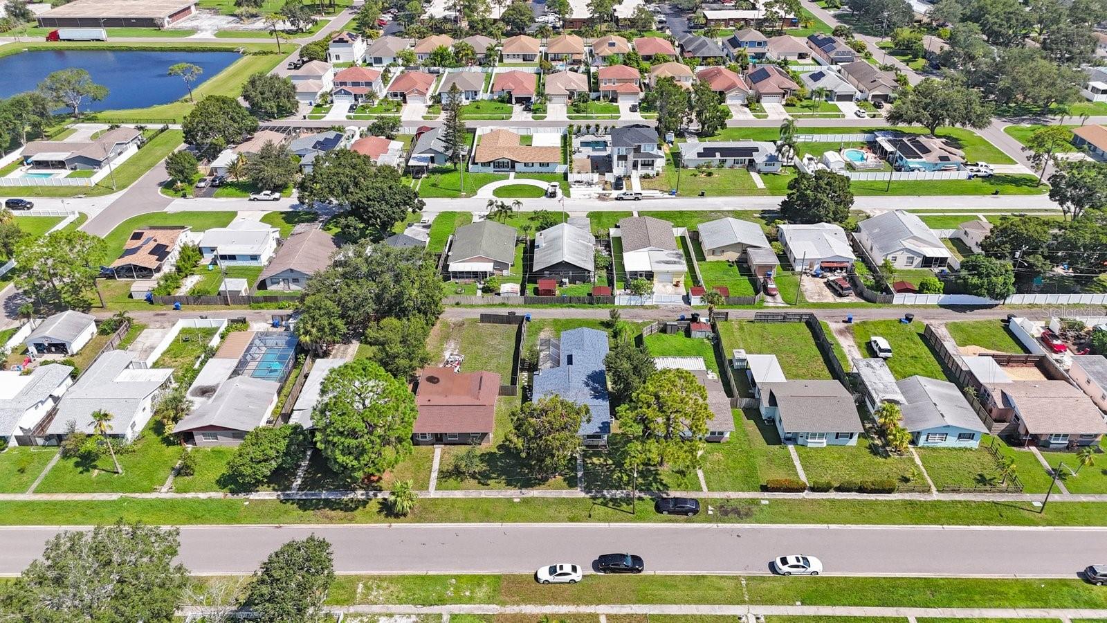 Image 27 of 49 For 842 Amelia Court Ne