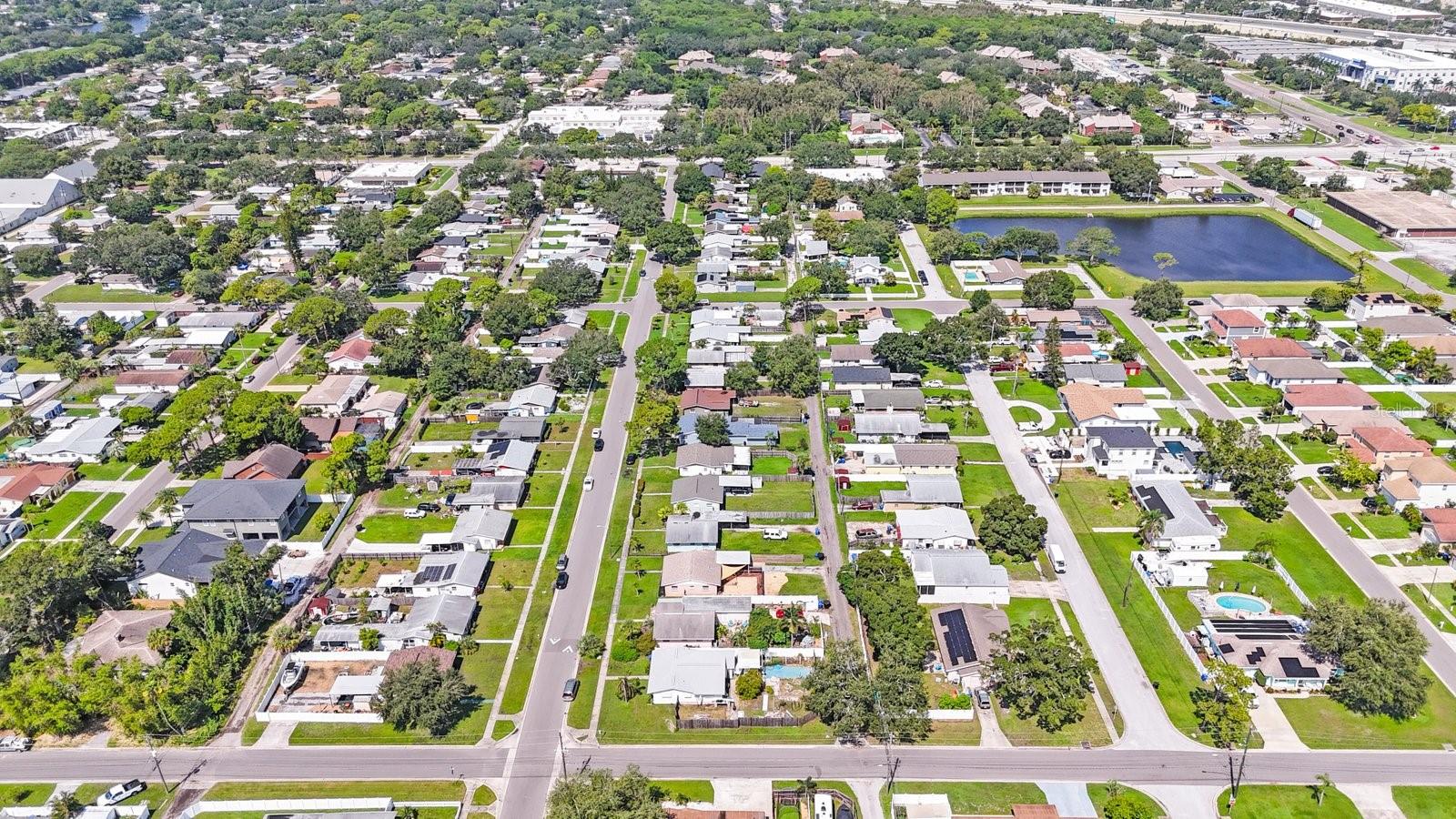 Image 30 of 49 For 842 Amelia Court Ne