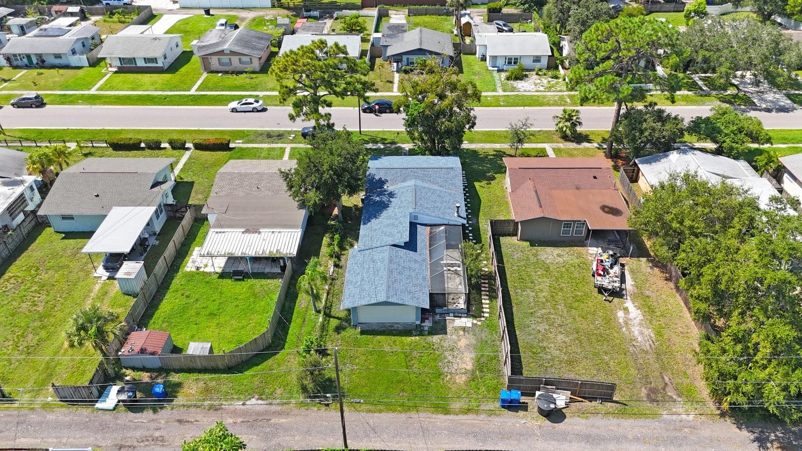 Image 31 of 49 For 842 Amelia Court Ne