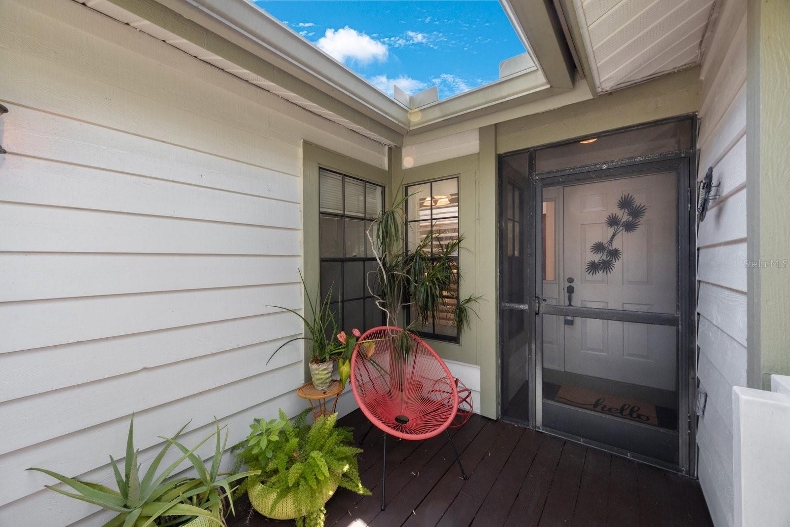 Image 32 of 49 For 842 Amelia Court Ne