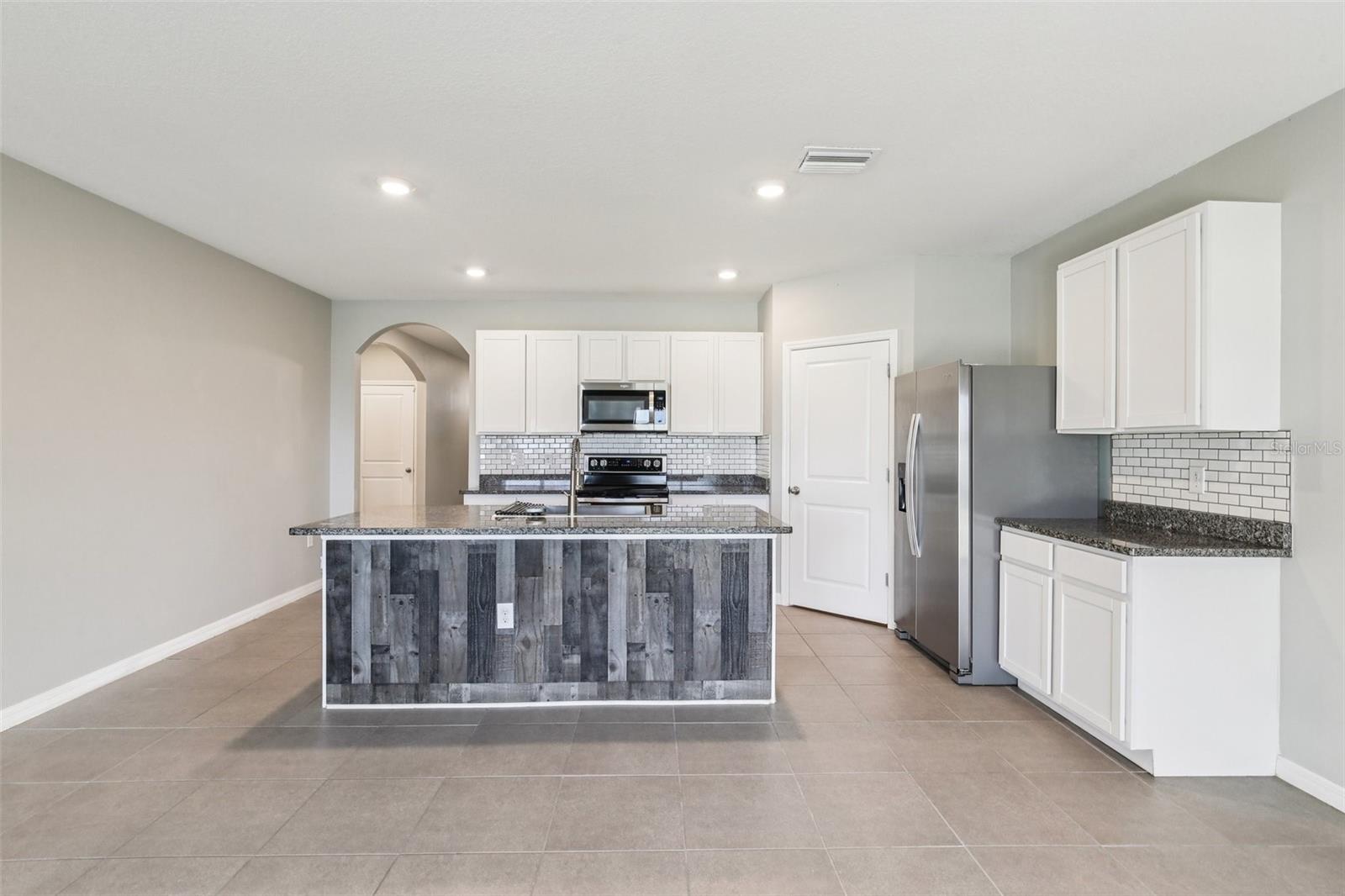 Listing photo id 9 for 10904 Tally Fawn Loop