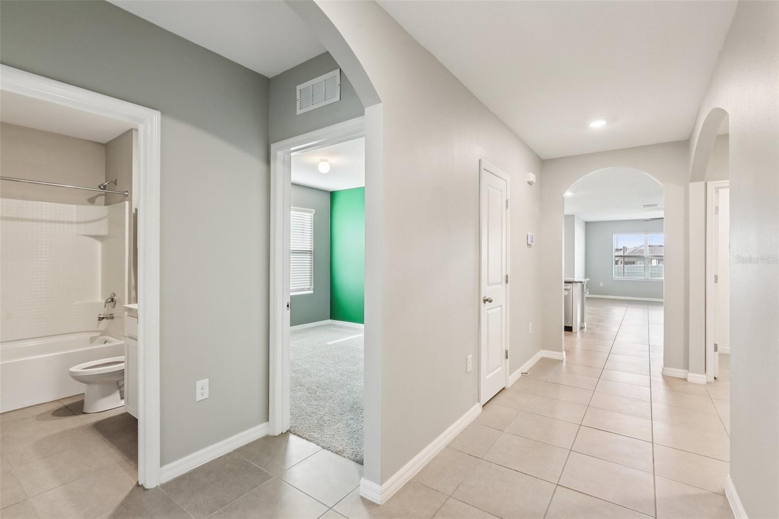 Listing photo id 3 for 10904 Tally Fawn Loop