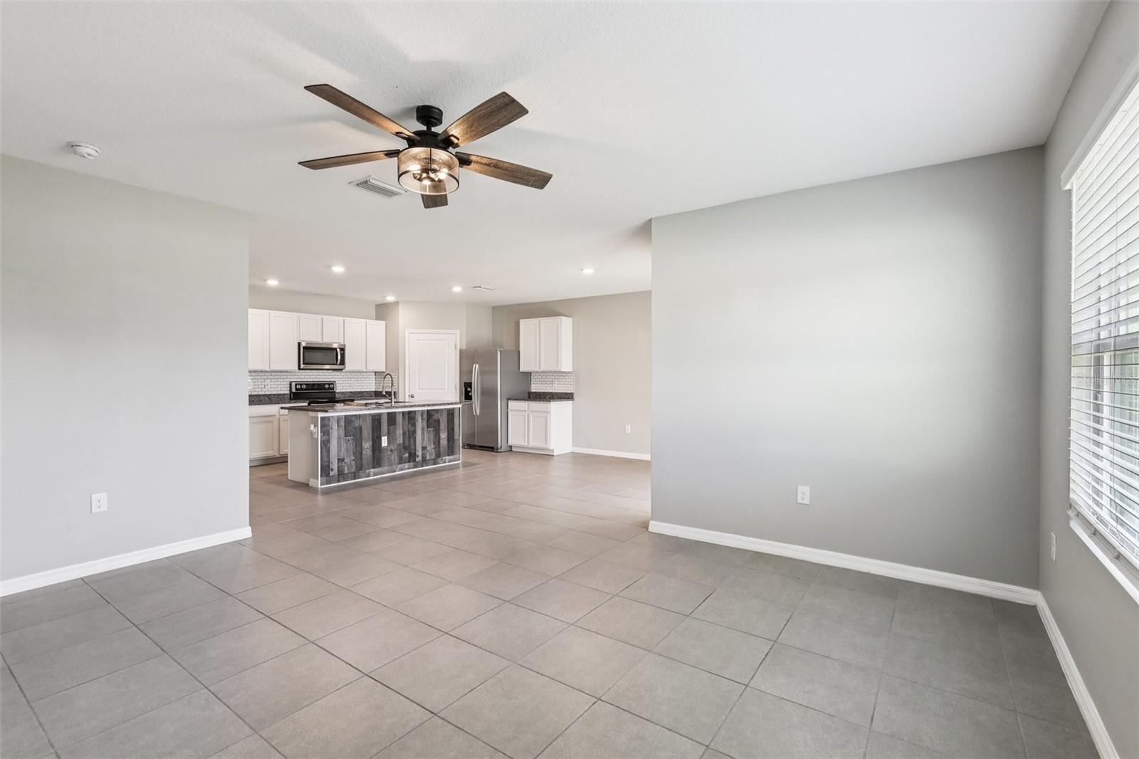 Listing photo id 4 for 10904 Tally Fawn Loop