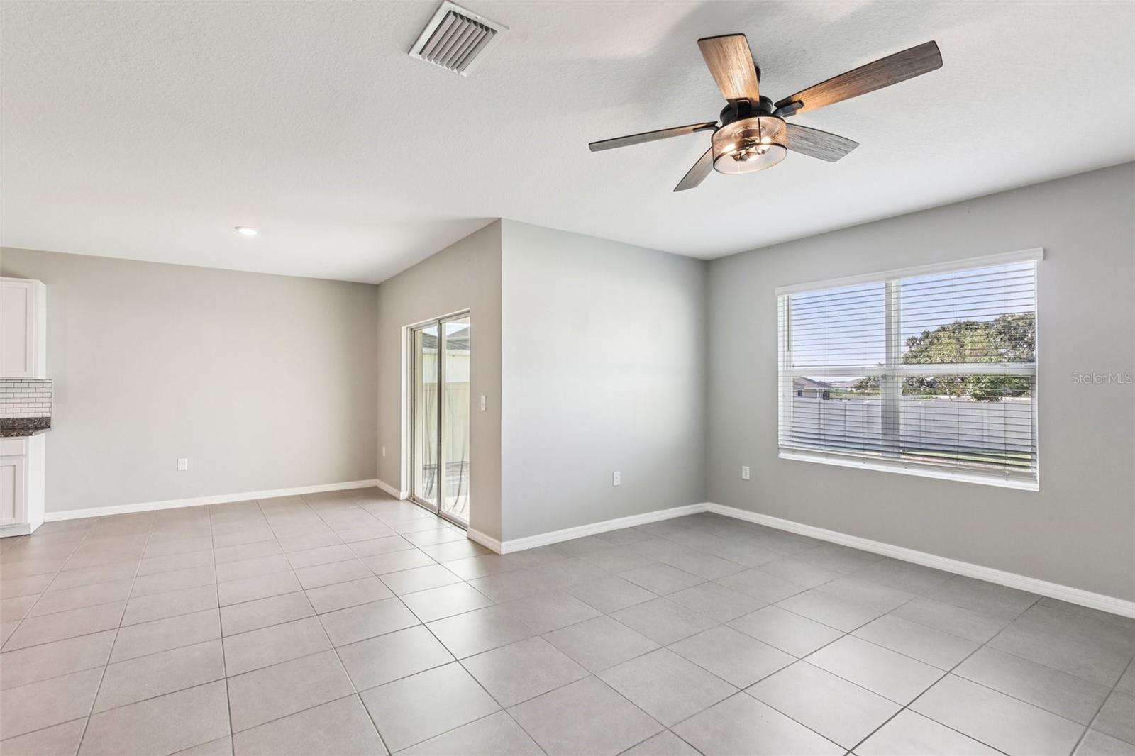 Listing photo id 5 for 10904 Tally Fawn Loop