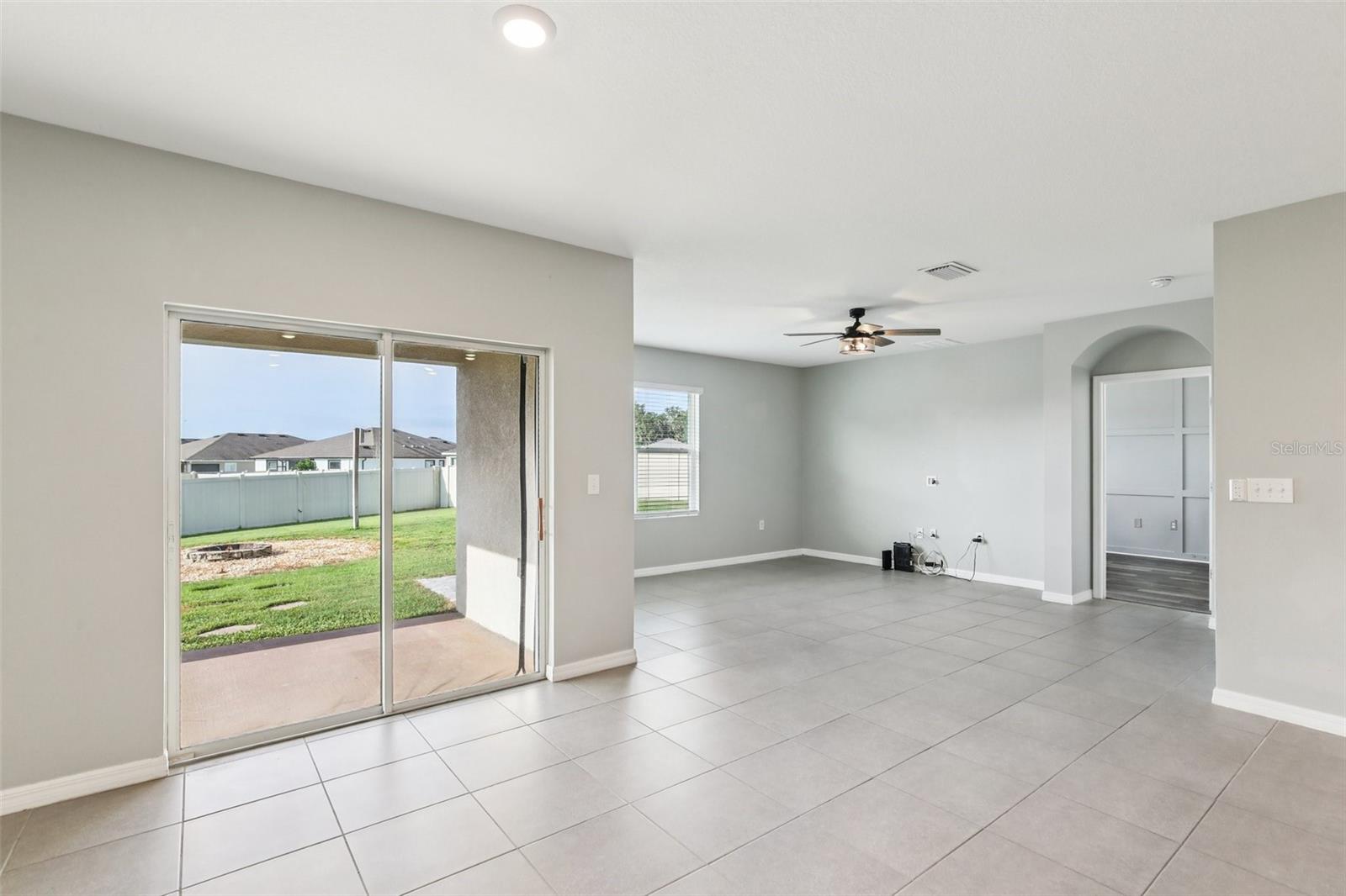 Listing photo id 6 for 10904 Tally Fawn Loop