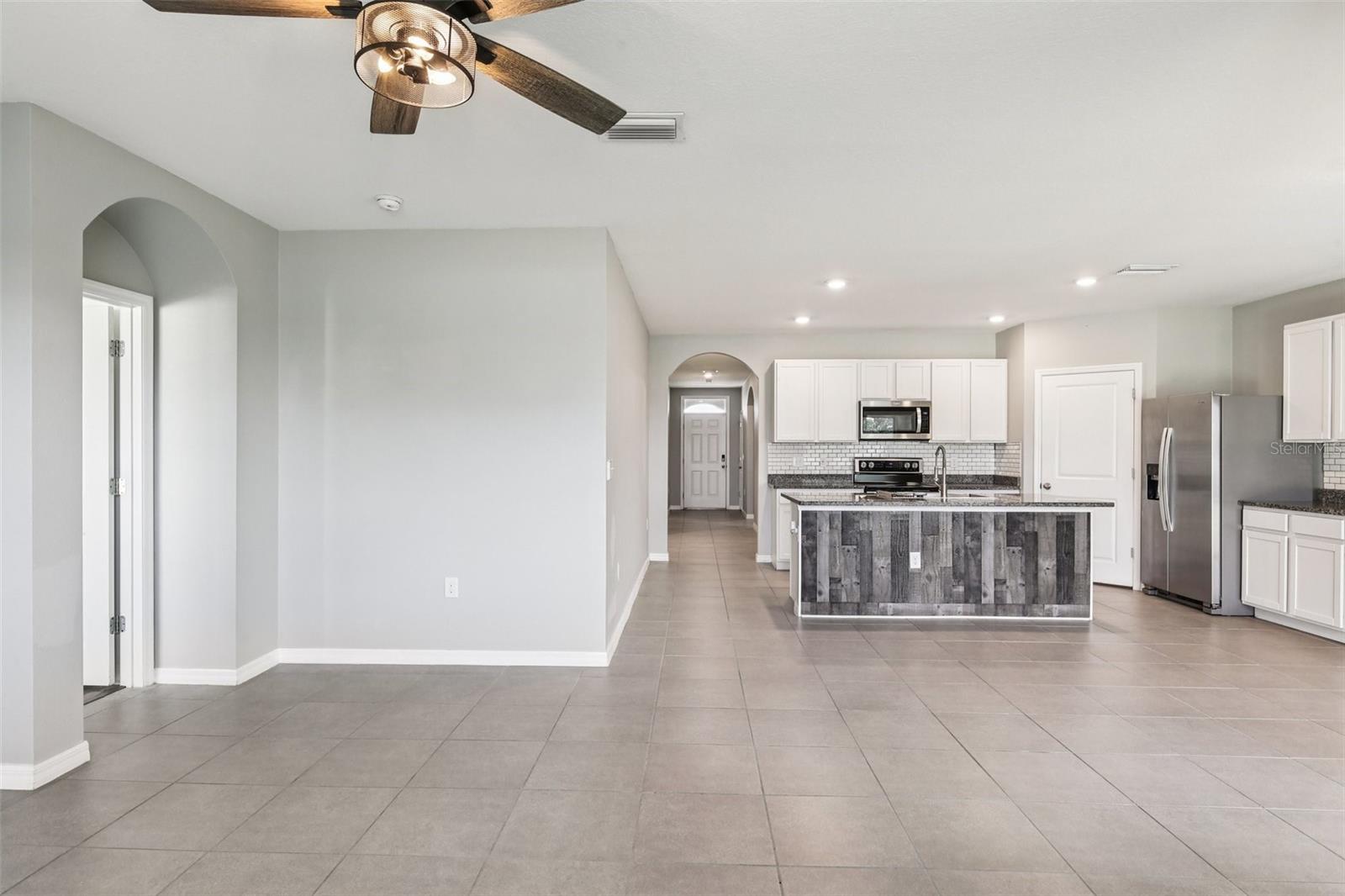 Listing photo id 7 for 10904 Tally Fawn Loop