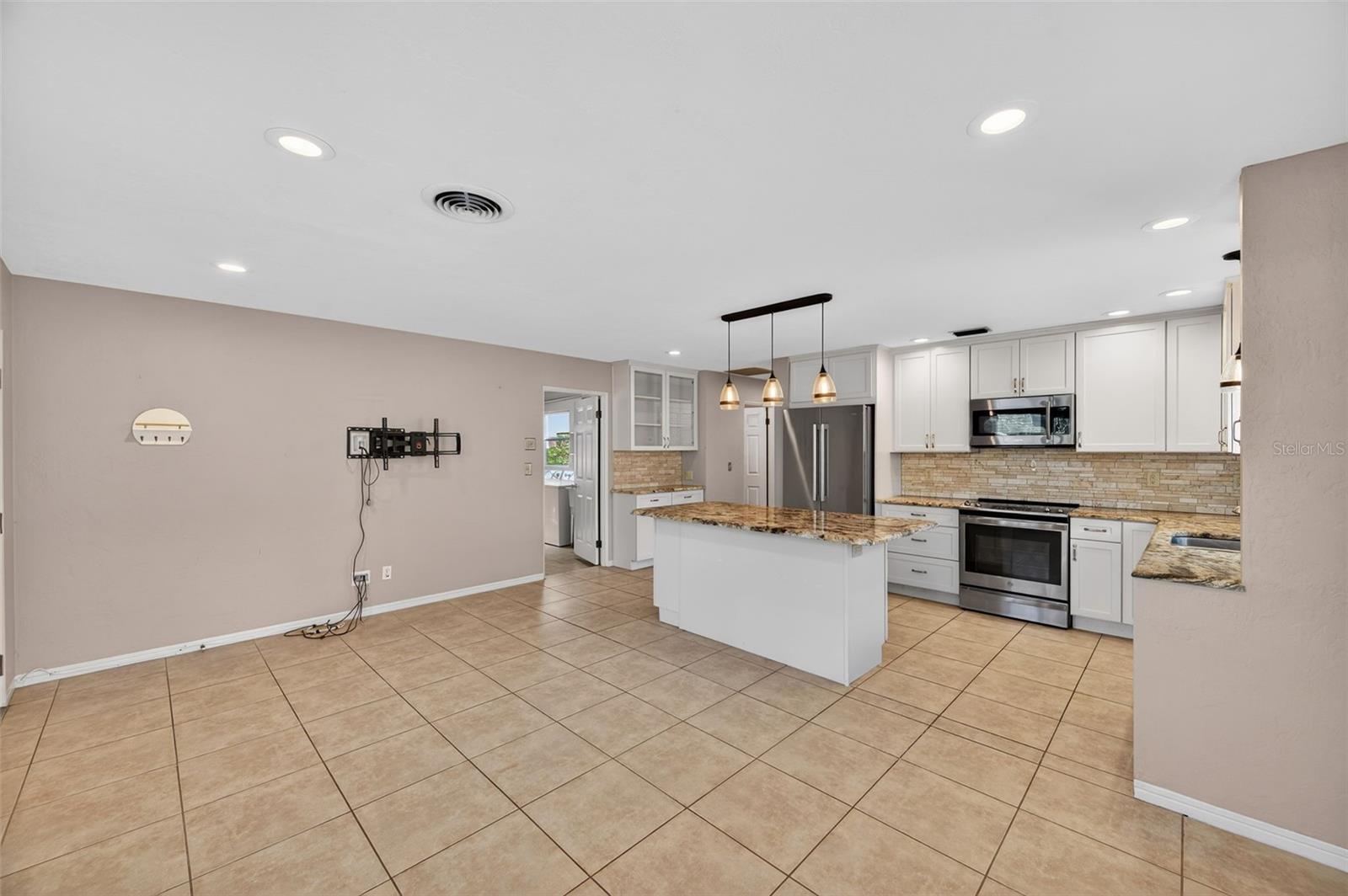 Image 7 of 30 For 8184 24th Avenue N