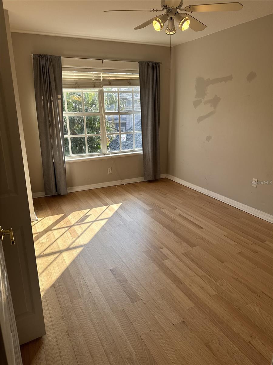 Image 16 of 38 For 2802 Morrison Avenue