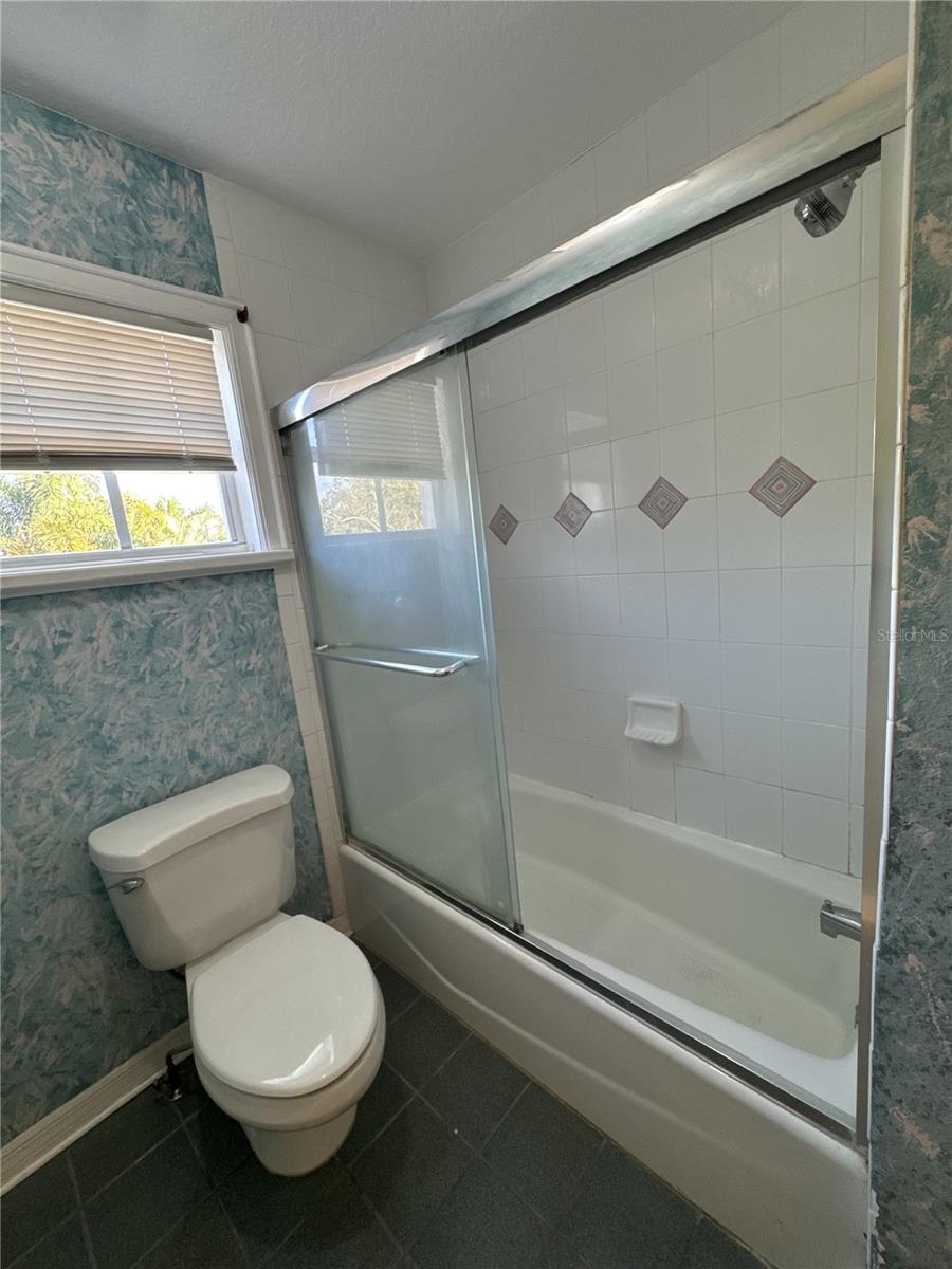 Image 24 of 38 For 2802 Morrison Avenue