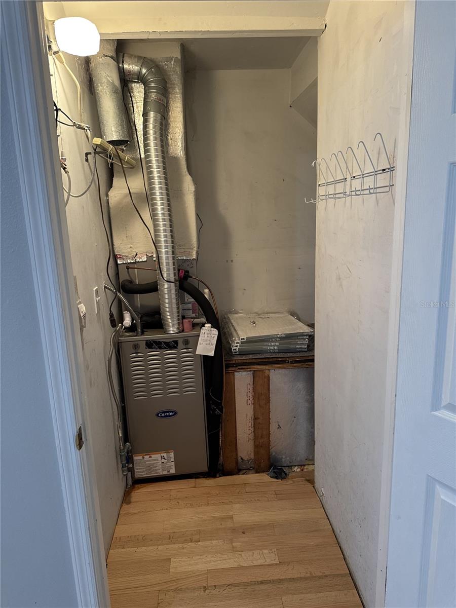 Image 31 of 38 For 2802 Morrison Avenue