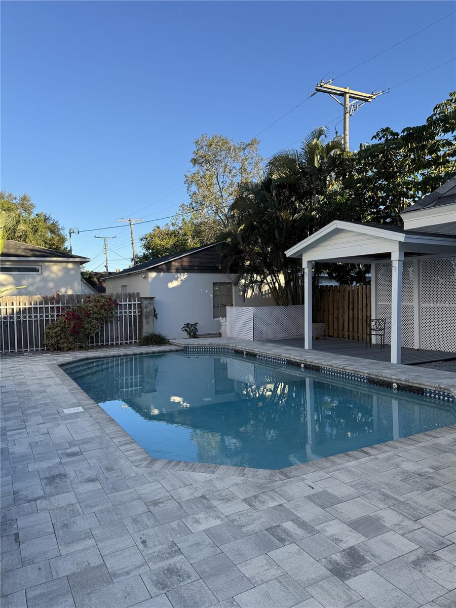 Image 5 of 38 For 2802 Morrison Avenue